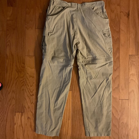 REI Nylon/Cotton Blend Zip Off Leg Transition To Shorts Pants! - Picture 7 of 7